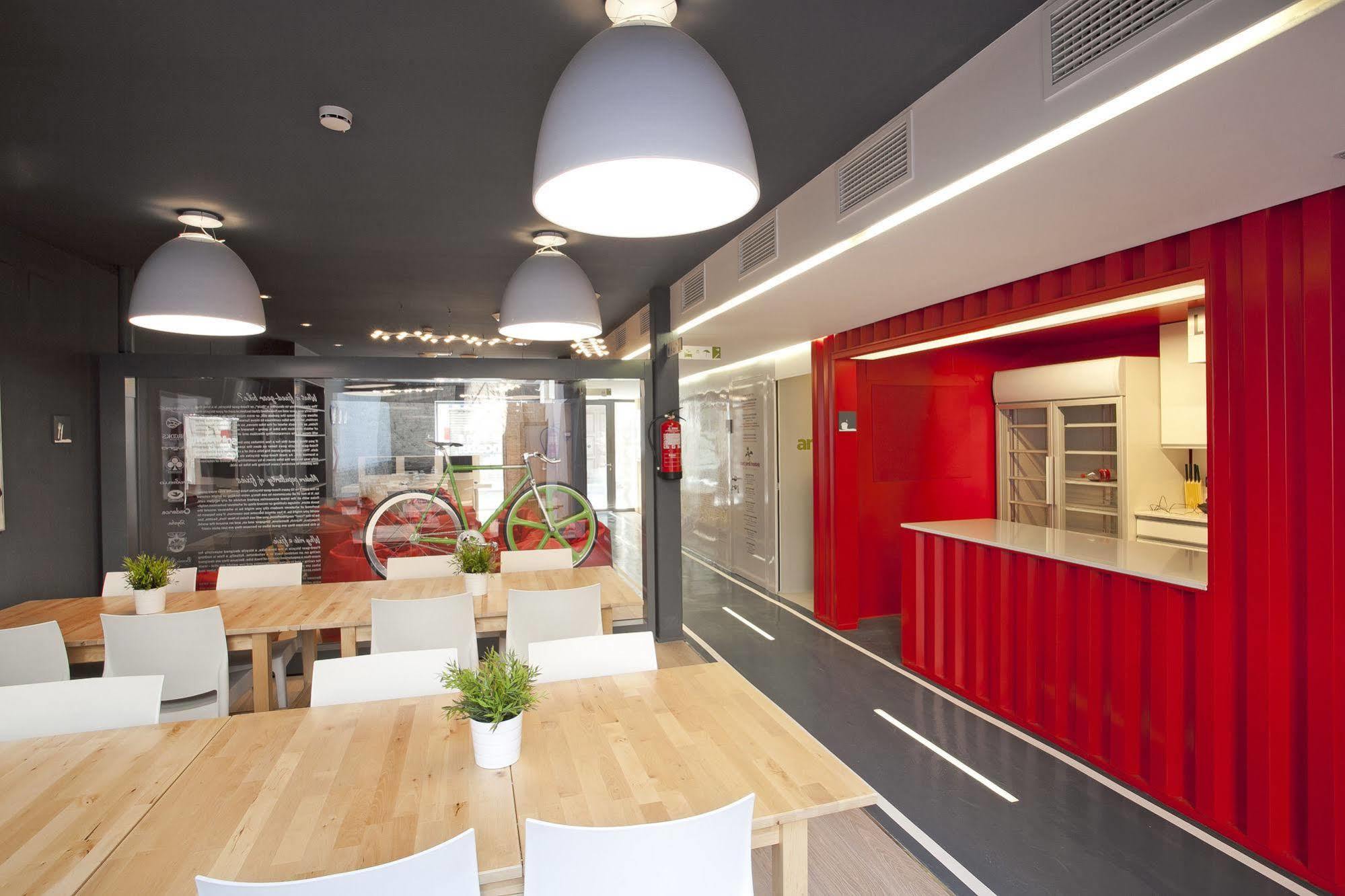 Hostel Sant Jordi Gracia *