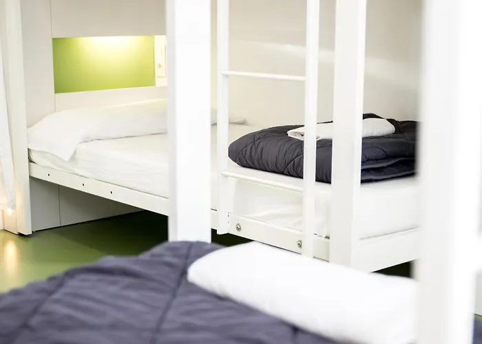 Sant Jordi Hostels Gracia