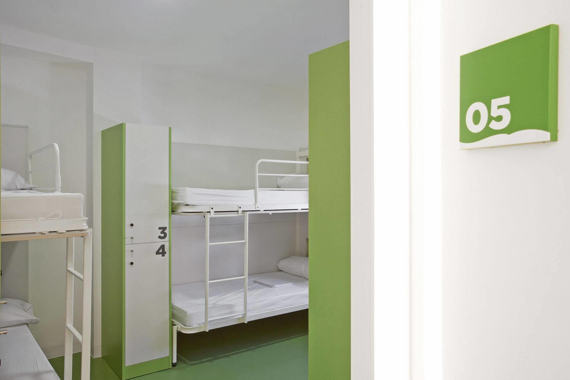 Hostel Sant Jordi Gracia *